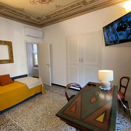 5 Stelle Nel Borgo Di * Varazze