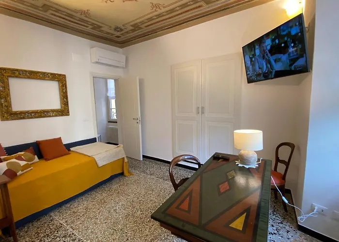 5 Stelle Nel Borgo Di * Varazze