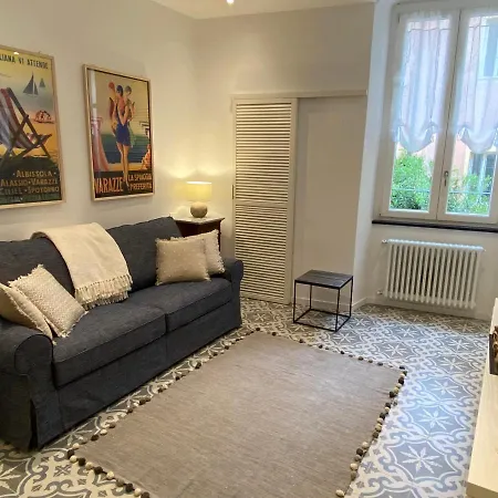 5 Stelle Nel Borgo Di Apartamento Varazze