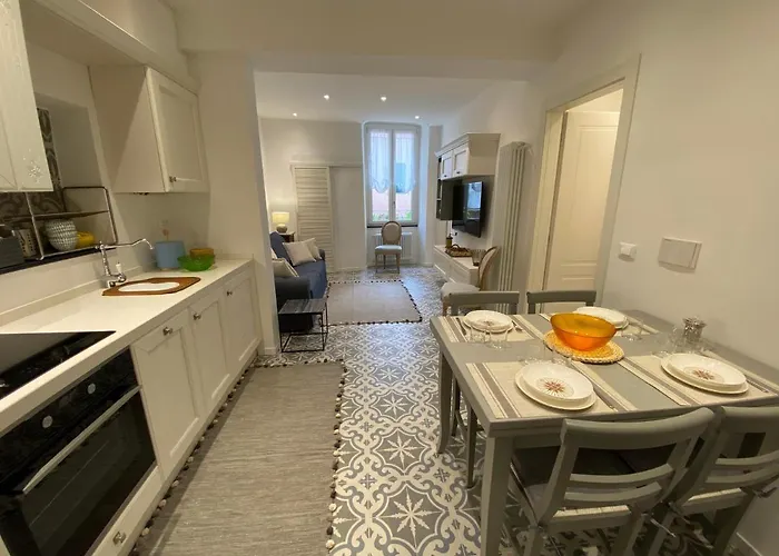 5 Stelle Nel Borgo Di Apartmán Varazze